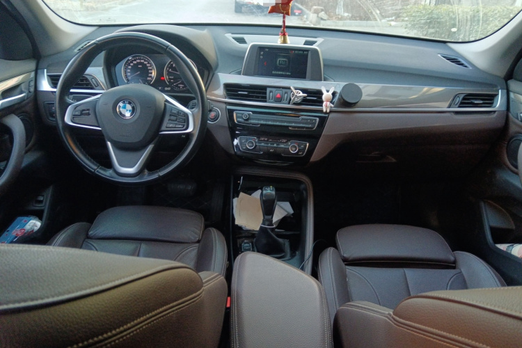 宝马X1 2019款 sDrive18Li 尊享型中控内饰12