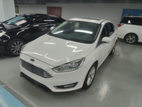 福特 福克斯 2018款 三厢经典 EcoBoost 180 自动精英型