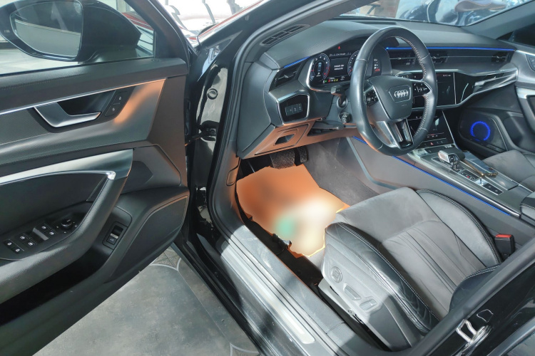 奥迪A6L 2020款 40 TFSI 豪华动感型中控内饰7003