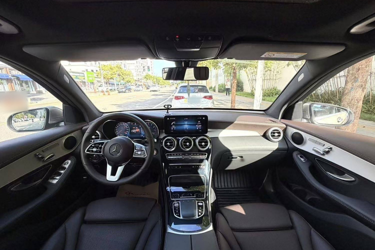 奔驰GLC 2020款 改款 GLC 260 L 4MATIC 动感型中控内饰7004