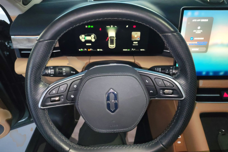 鸿蒙智行 问界M5 2022款 增程后驱标准版中控内饰13