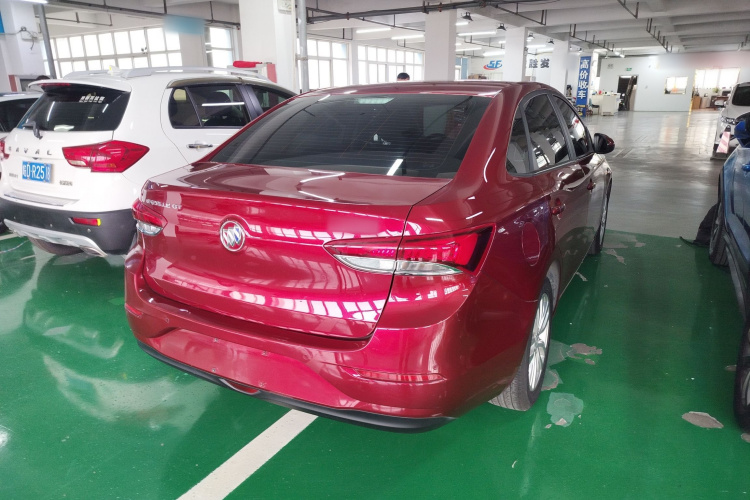 别克 英朗 2021款 改款 典范 1.5L 自动精英型车身外观9