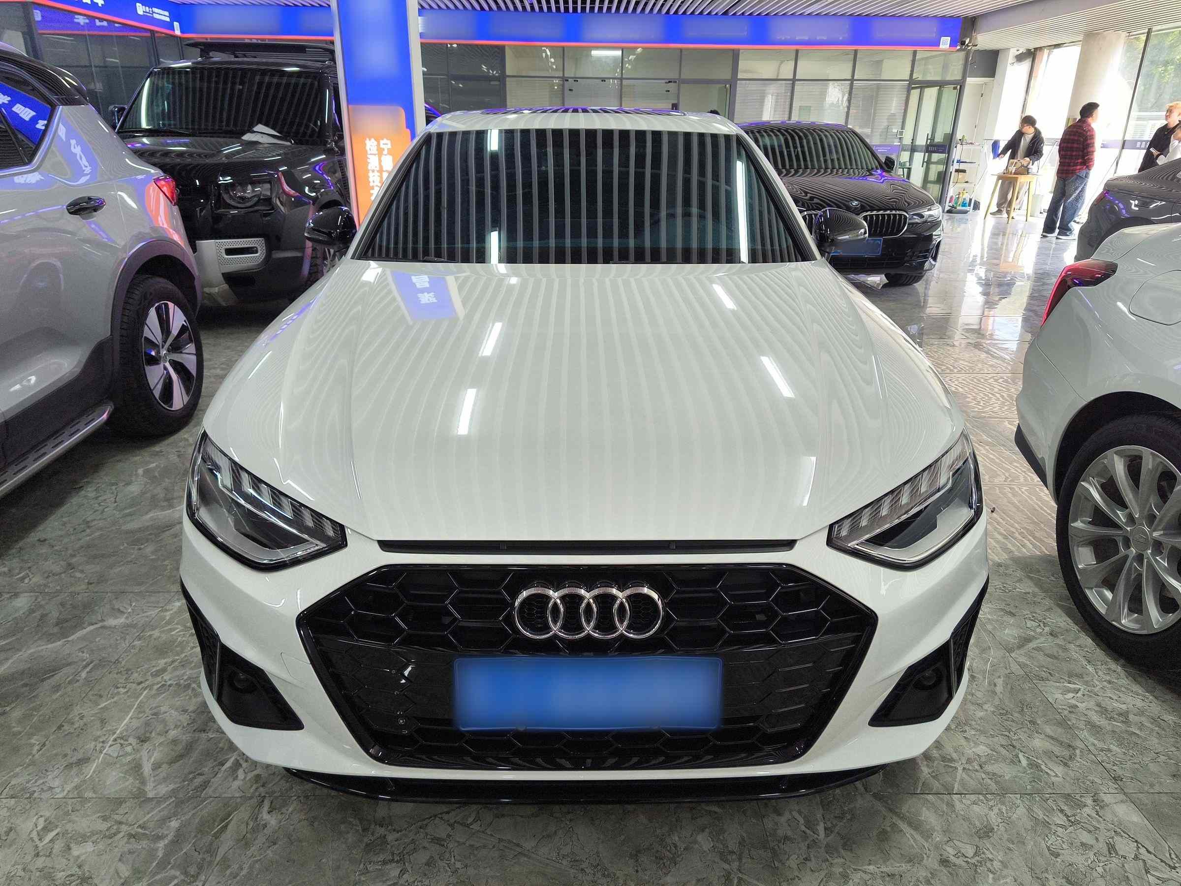 奥迪A4L 2024款 40 TFSI 豪华动感型(1)
