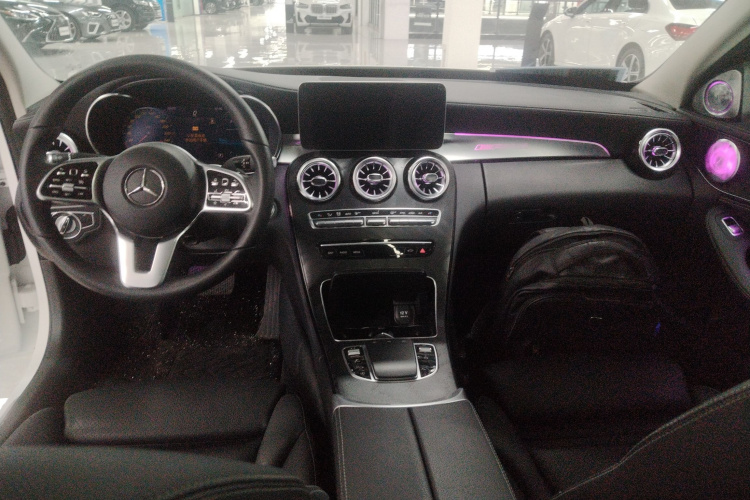 奔驰C级 2019款 C 180 L 时尚型运动版中控内饰12