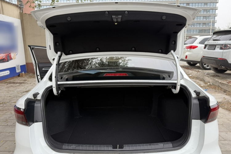 吉利汽车 帝豪 2022款 第4代 1.5L CVT精英型局部细节23