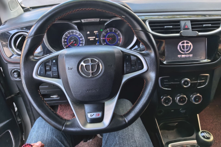 中华V3 2016款 1.5L 手动智能型局部细节13