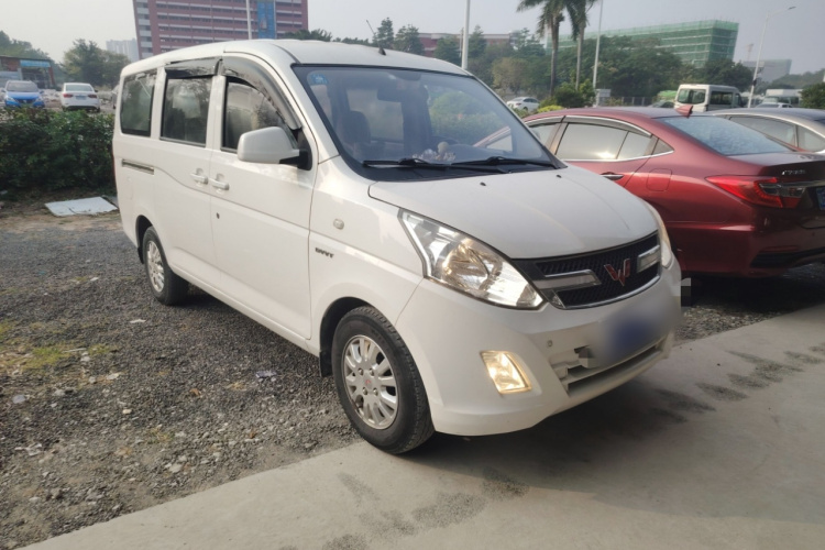 五菱汽车 五菱荣光V 2018款 1.5L标准型车身外观3