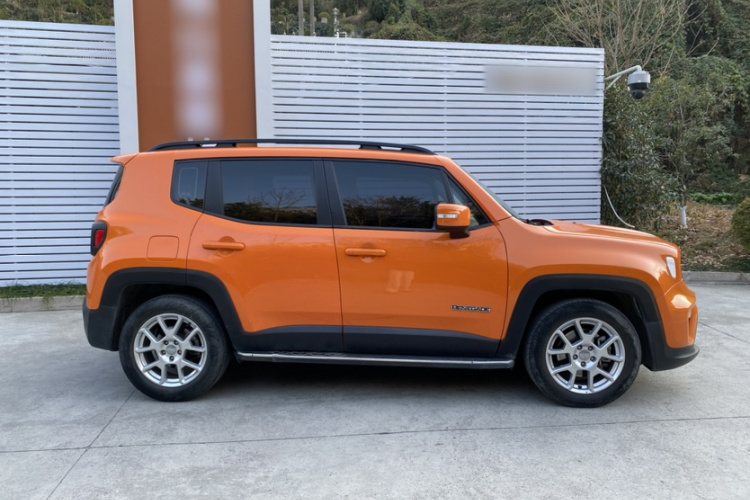 Jeep 自由侠 2019款 220T 自动领先版车身外观6004