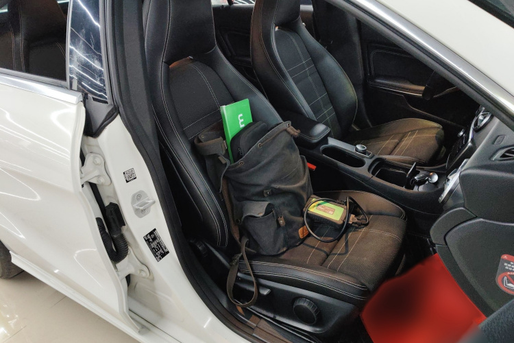 奔驰CLA 2016款 CLA 200 动感型局部细节41