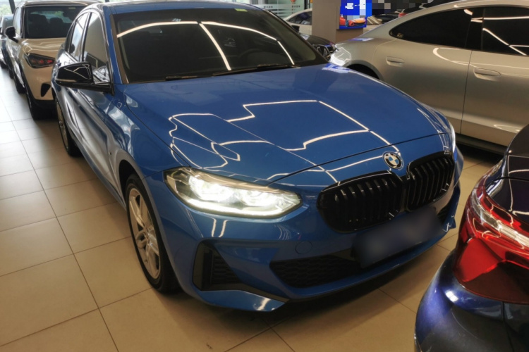 宝马1系 2021款 改款 120i M运动曜夜版车身外观2