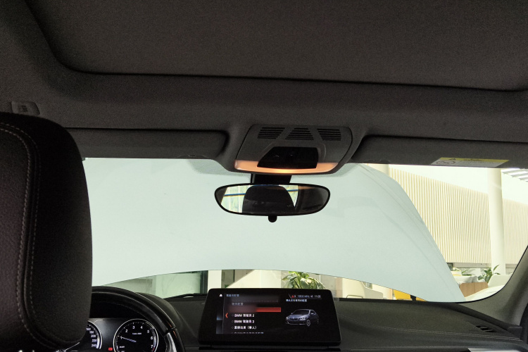 宝马1系 2021款 改款 120i M运动曜夜版中控内饰22