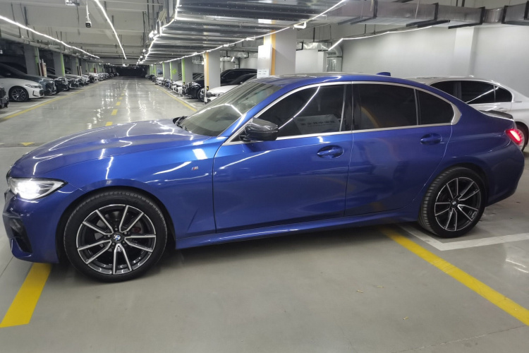 宝马3系 2020款 325i M运动套装车身外观4