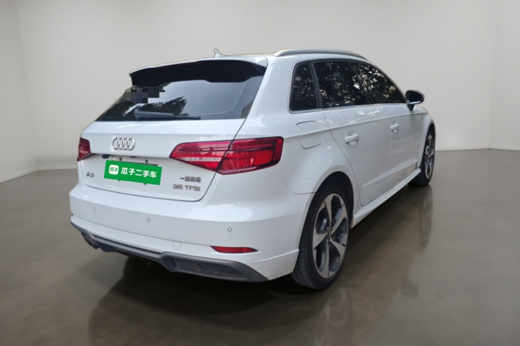 奥迪A3 2018款 30周年年型 Sportback 35 TFSI 运动型车身外观7