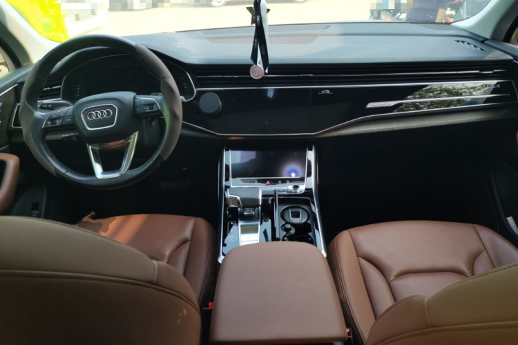 奥迪Q7 2021款 55 TFSI quattro S line运动型中控内饰12