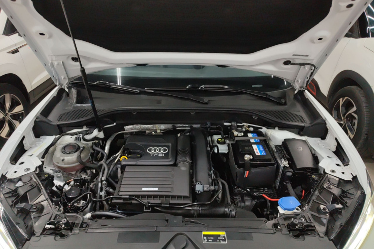 奥迪Q2L 2020款 35 TFSI 时尚动感型机舱底盘24