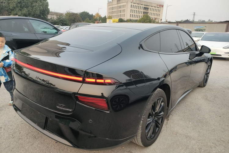 小鹏P7 2022款 562E性能版车身外观6005