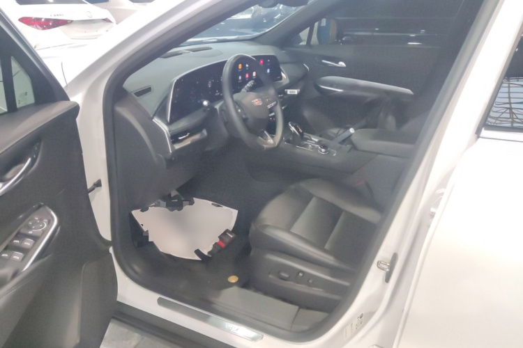 凯迪拉克XT4 2024款 28T 两驱豪华型中控内饰20