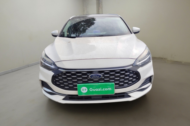 福特 福克斯 2021款 三厢 EcoBoost 180 自动锋潮型车身外观2