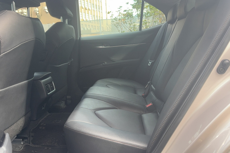 丰田 凯美瑞 2023款 2.0G 豪华版中控内饰7003