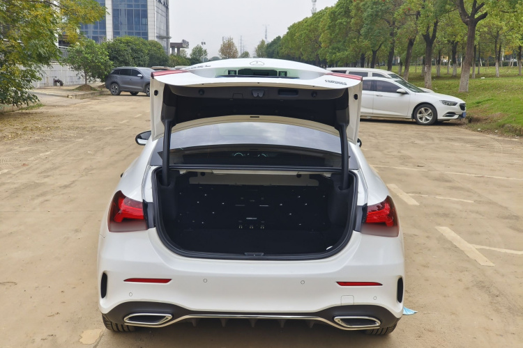 奔驰A级 2022款 改款三 A 200 L 运动轿车时尚型局部细节23