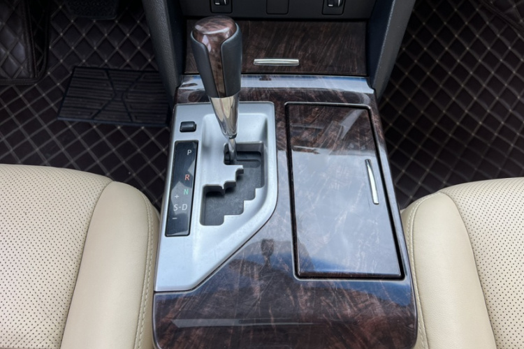 丰田 凯美瑞 2015款 2.0G 领先版局部细节18