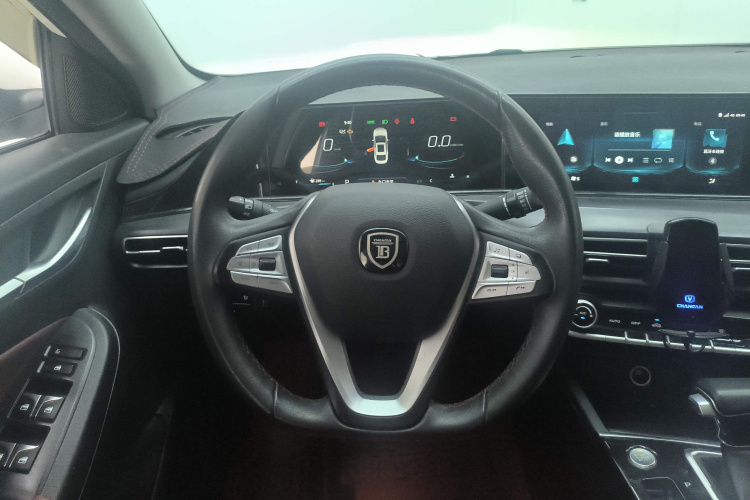 长安 逸动 2020款 PLUS 蓝鲸NE 1.4T GDI DCT旗舰型中控内饰13