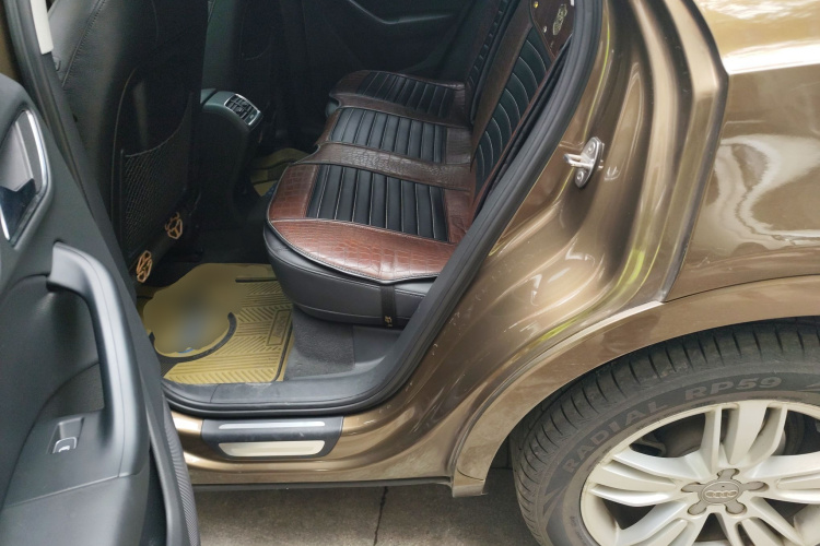 奥迪Q3 2015款 35 TFSI 进取型中控内饰21