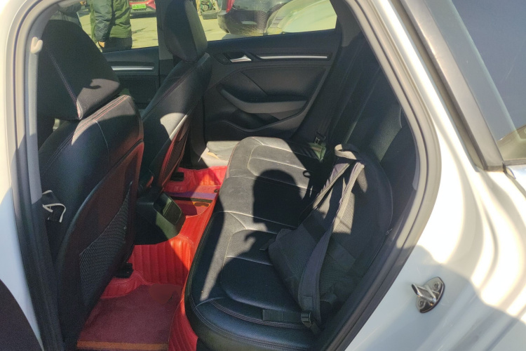 奥迪A3 2018款 30周年年型 Sportback 35 TFSI 进取型中控内饰7003