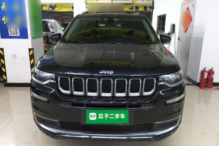 Jeep 大指挥官PHEV 2020款 2.0T 插电混动领先版车身外观2