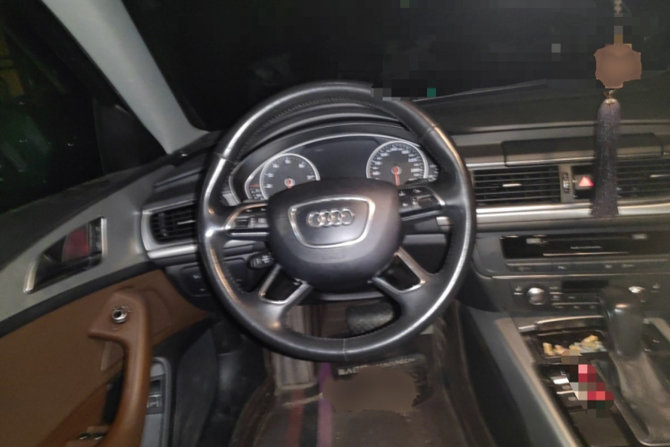 奥迪A6L 2018款 30周年年型 35 TFSI 时尚型局部细节13