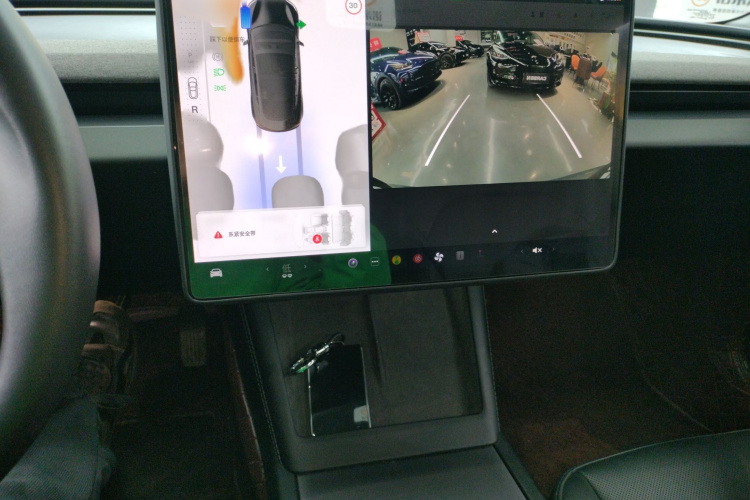 特斯拉 Model 3 2023款 后轮驱动版局部细节16