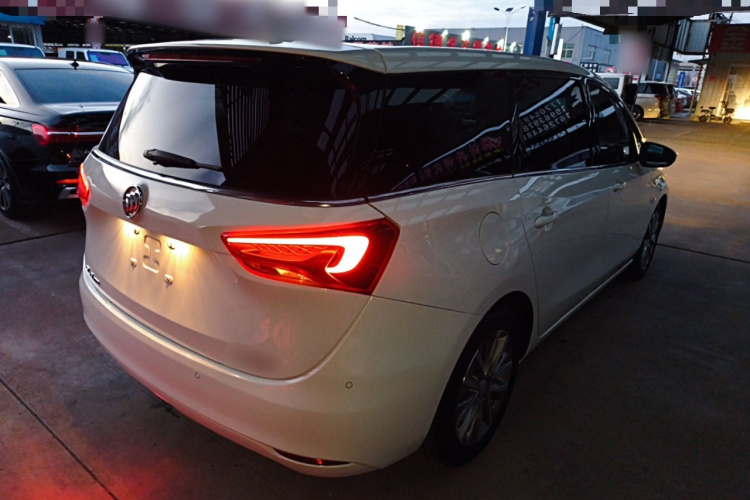 别克GL6 2019款 18T 6座互联豪华型 国VI车身外观7