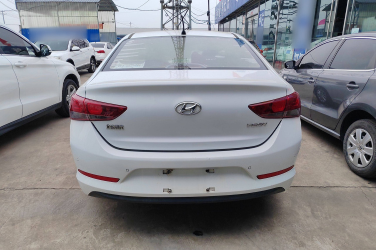 现代 悦纳 2016款 1.4L 手动炫酷版GLS车身外观6004