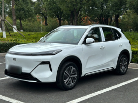 吉利银河 银河星舰7 EM-i 2025款 120km 探索+版