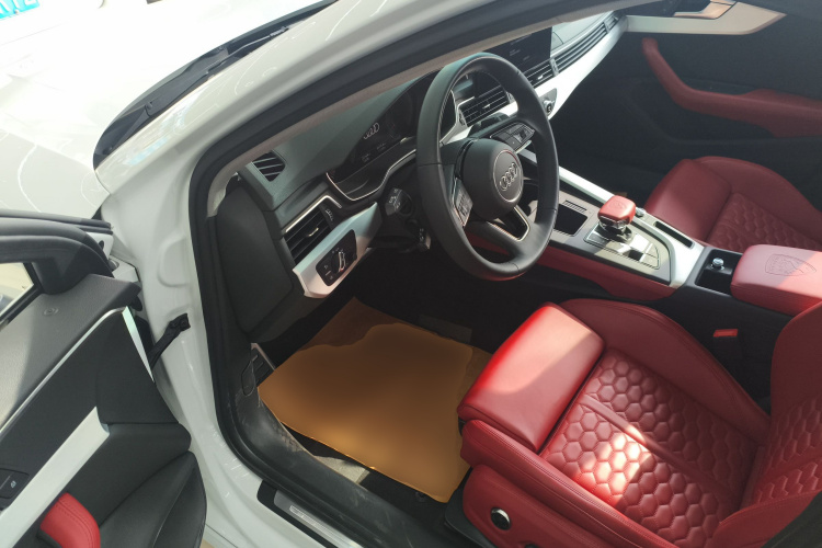 奥迪A4L 2023款 40 TFSI 时尚动感型中控内饰20