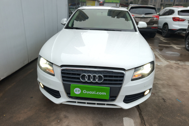 奥迪A4L 2012款 2.0 TFSI 自动标准型车身外观2