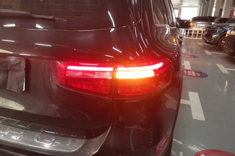 奔驰GLB 2020款 GLB 180 时尚型车身外观6006