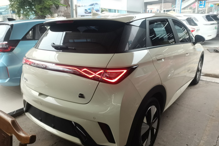 比亚迪 海豚 2023款 420km 时尚版车身外观7