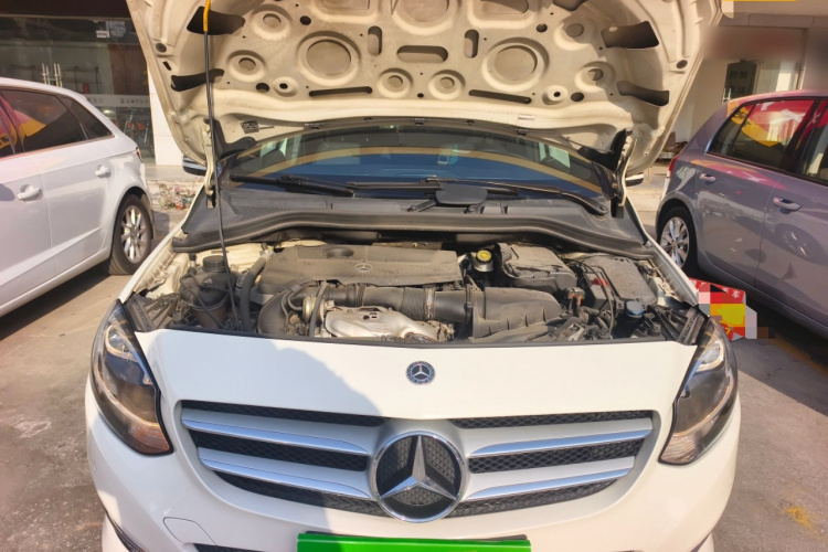 奔驰B级 2017款 B 200 动感型机舱底盘24