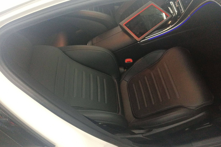 奔驰C级 2022款 改款 C 260 L 运动版局部细节41