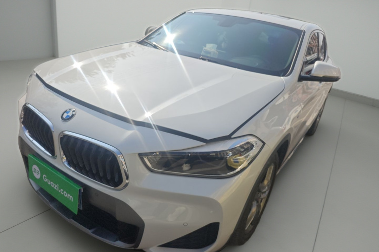 宝马X2 2021款 sDrive25i 领先型M越野套装车身外观1