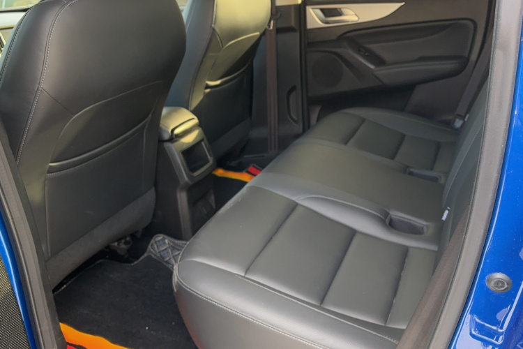 长城 炮 2021款 2.0T商用版自动柴油四驱精英型长箱GW4D20M中控内饰7001