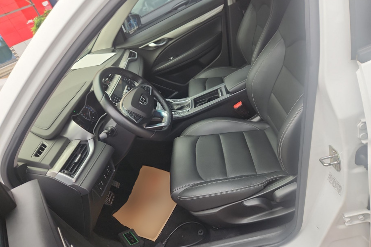 吉利汽车 帝豪 2019款 领军版 1.5L CVT豪华型 国VI中控内饰19