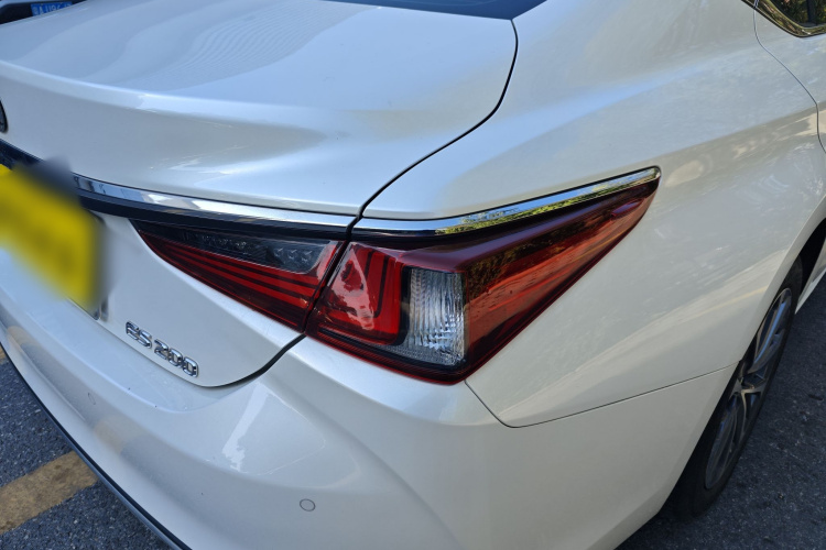 雷克萨斯ES 2023款 200 豪华版车身外观6004