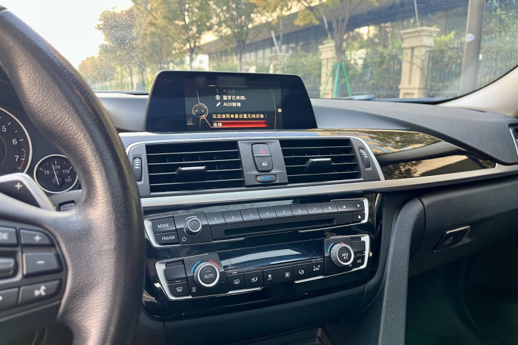 宝马3系 2017款 320Li M运动型局部细节16