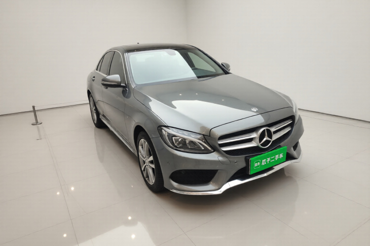 奔驰C级 2017款 改款 C 200 L 运动版车身外观3