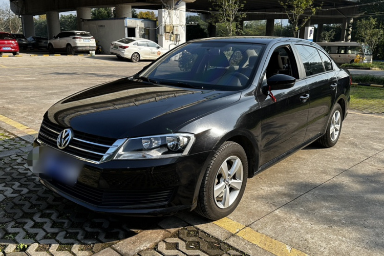 大众 朗逸 2013款 改款经典 1.6L 手动风尚版车身外观6005