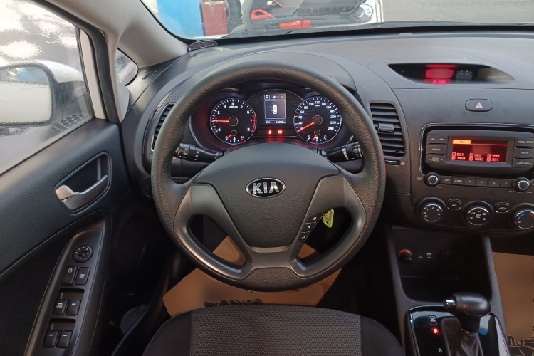 起亚K3 2016款 1.6L 自动天窗版局部细节13