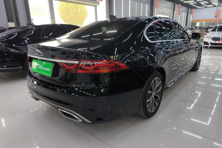 捷豹XFL 2023款 XFL 2.0T P250 两驱精英运动版车身外观6005