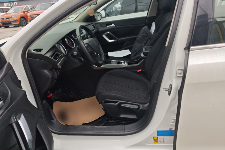 标致408 2014款 1.8L 自动豪华版中控内饰19